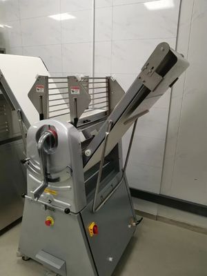 Maszyna do wałkowania ciasta piekarniczego 500 mm Yasur 0,75 kW Revisable Heavy Duty Roller Do ciasta