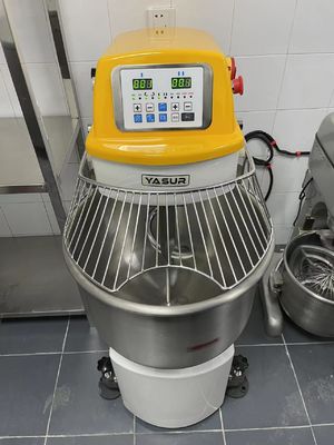 260-funtowy domowy mikser spiralny do ciasta 4,5 kW Przemysłowy mikser spiralny Podwójna prędkość Sterowanie cyfrowe