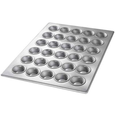 Srebrna karbowana aluminiowa blacha do pieczenia w kuchence mikrofalowej Foodservice NSF 26200 Alloy Mini Bundt Cake Pans